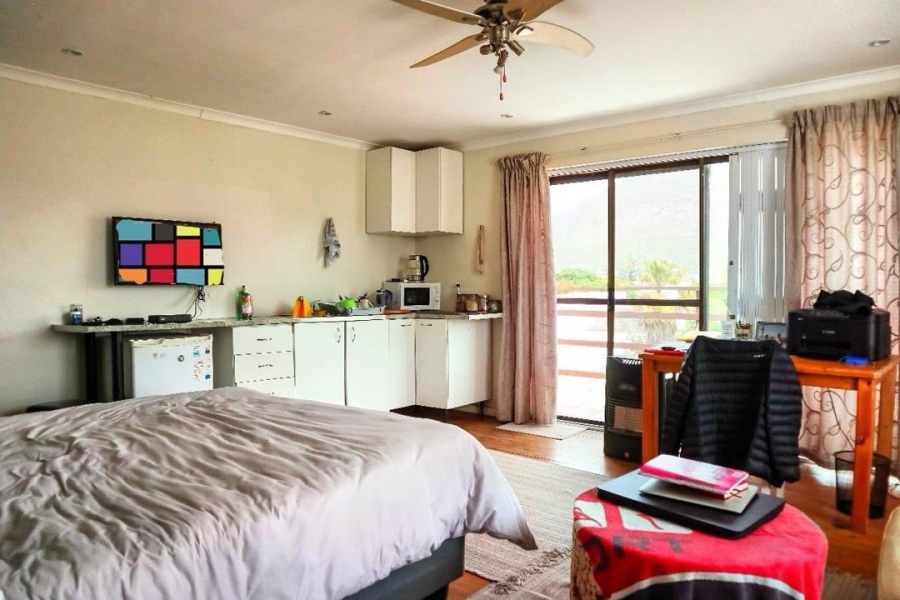 5 Bedroom Property for Sale in Marina Da Gama Western Cape